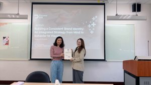 Welcome senior brand designer Angela Hsu from Process Branding  to deliver a special lecture